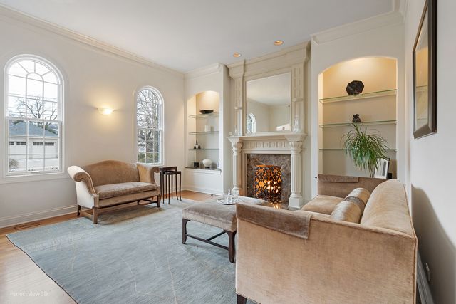 734 Highview Avenue, Glen Ellyn, IL 60137