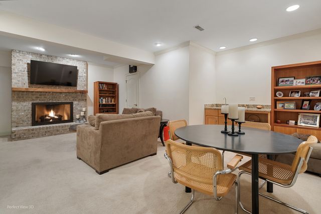 734 Highview Avenue, Glen Ellyn, IL 60137