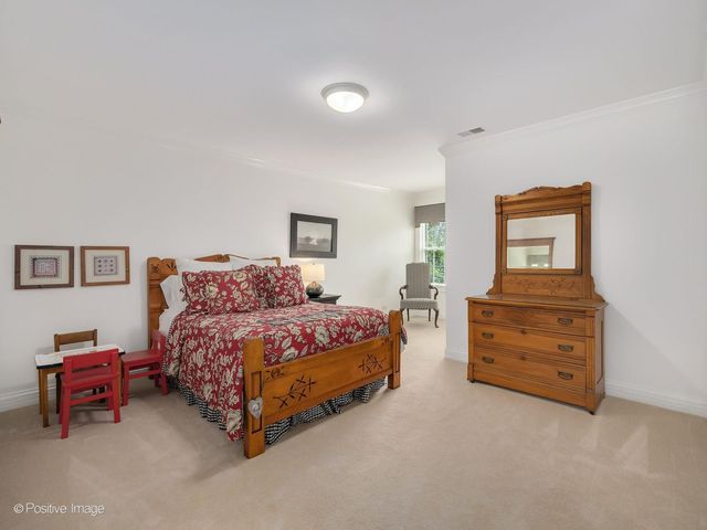 734 Highview Avenue, Glen Ellyn, IL 60137