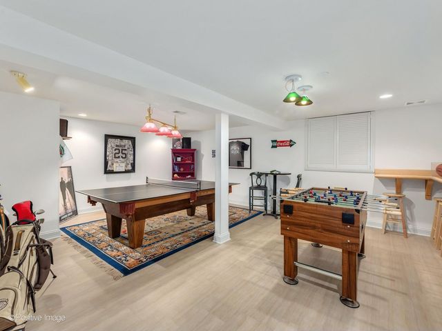 734 Highview Avenue, Glen Ellyn, IL 60137