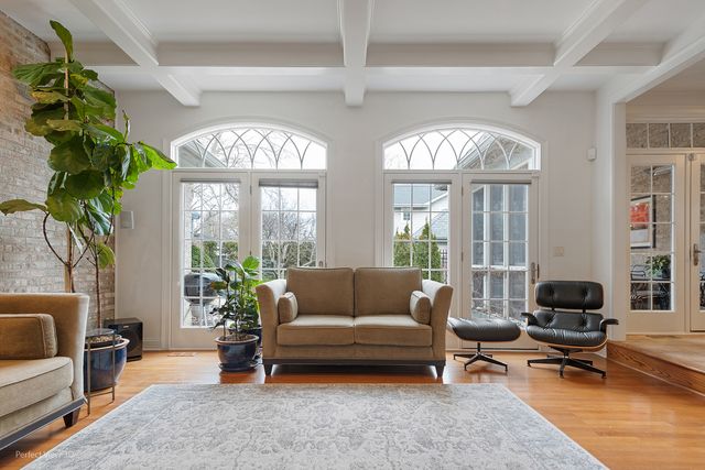 734 Highview Avenue, Glen Ellyn, IL 60137