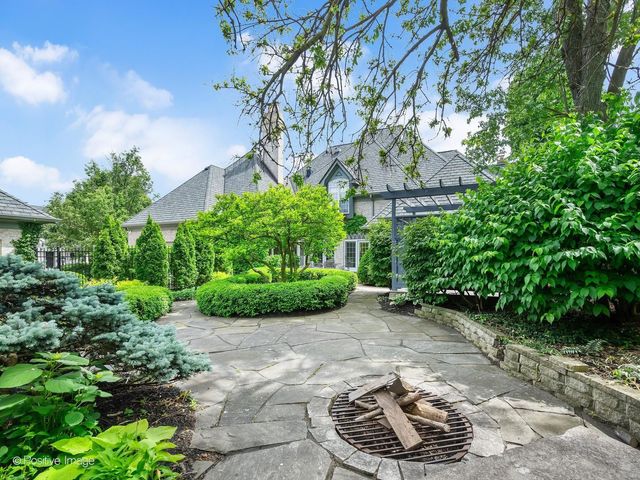 734 Highview Avenue, Glen Ellyn, IL 60137