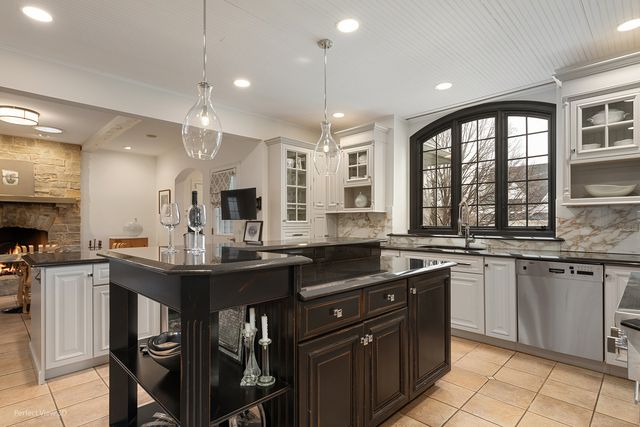 734 Highview Avenue, Glen Ellyn, IL 60137