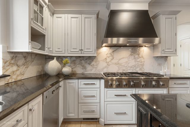 734 Highview Avenue, Glen Ellyn, IL 60137