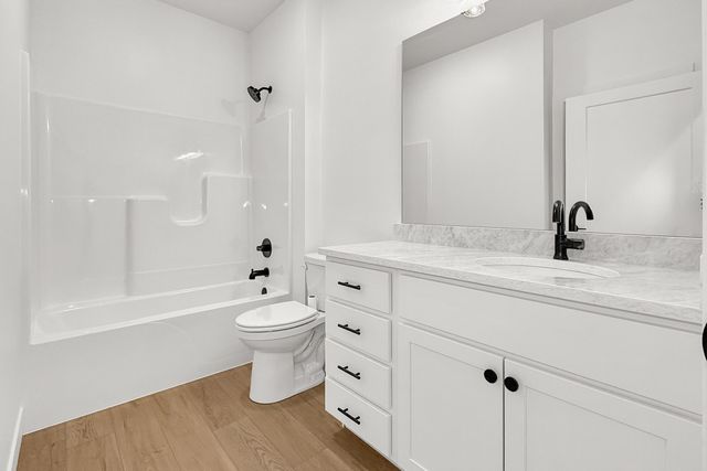 608 Kevin Road, Blue Grass, IA 52726