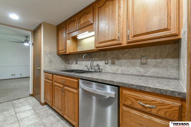 3400 Neerpark Drive, Lincoln, NE 68506