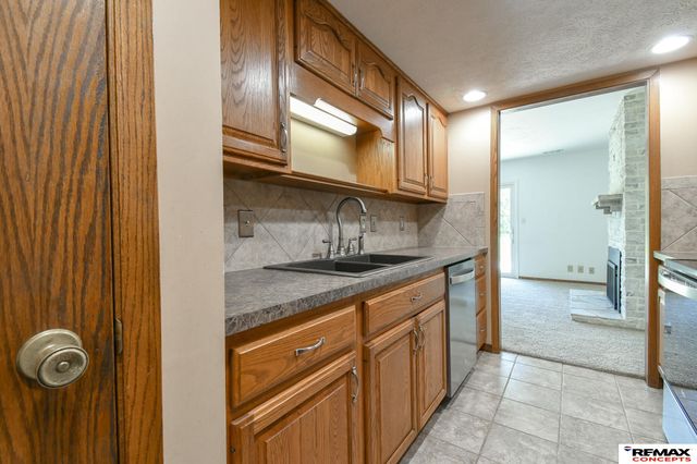 3400 Neerpark Drive, Lincoln, NE 68506