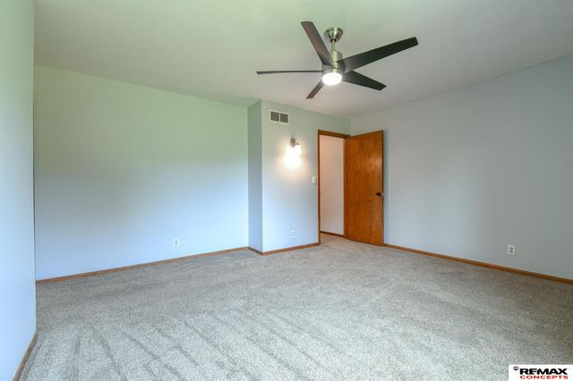 3400 Neerpark Drive, Lincoln, NE 68506
