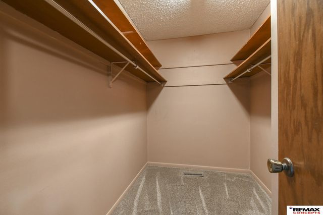 3400 Neerpark Drive, Lincoln, NE 68506