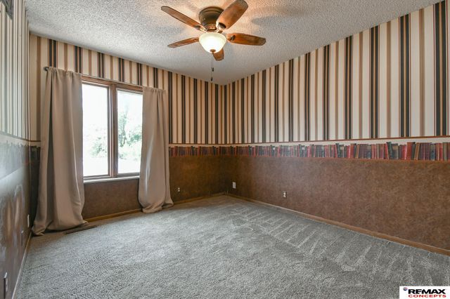 3400 Neerpark Drive, Lincoln, NE 68506