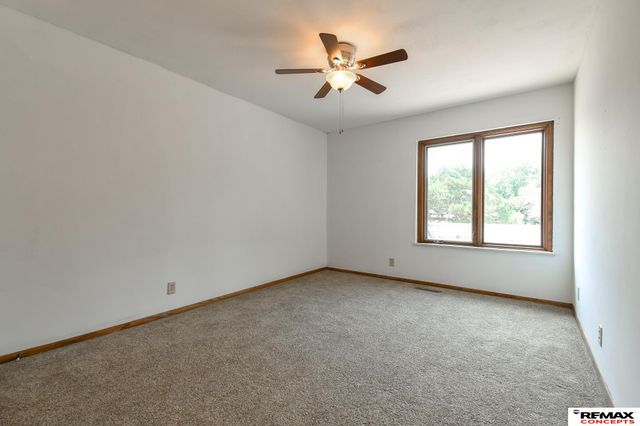 3400 Neerpark Drive, Lincoln, NE 68506