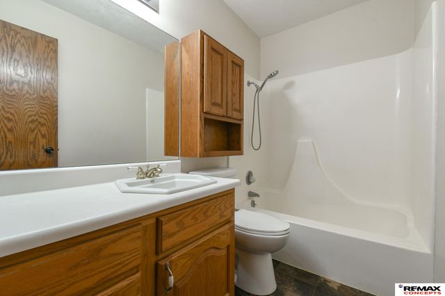 3400 Neerpark Drive, Lincoln, NE 68506