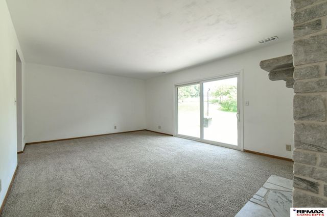 3400 Neerpark Drive, Lincoln, NE 68506