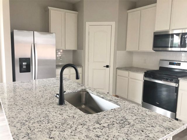 617 Harbor Oaks Drive, Anna, TX 75409