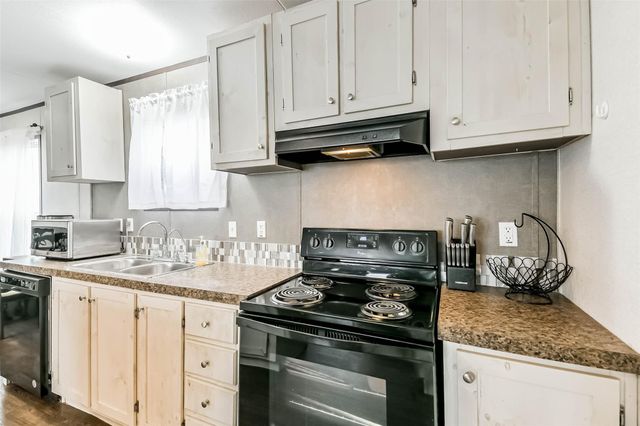 116 Road 5240, Cleveland, TX 77327
