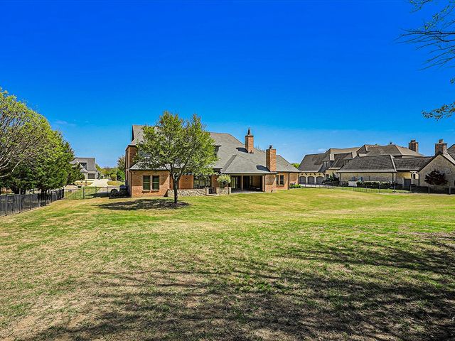 907 Foxglove Trail, Fairview, TX 75069