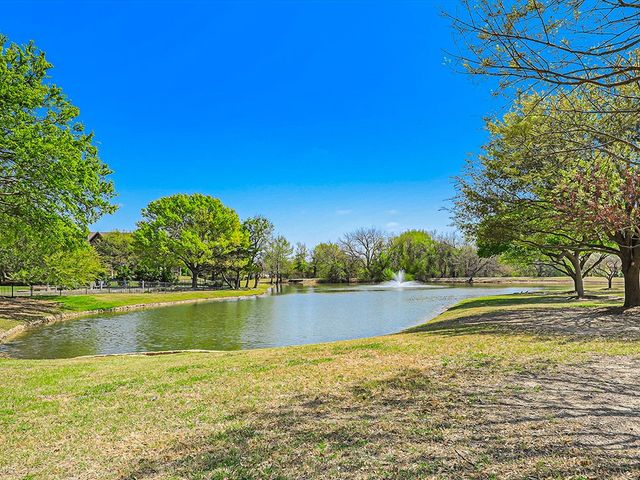 907 Foxglove Trail, Fairview, TX 75069
