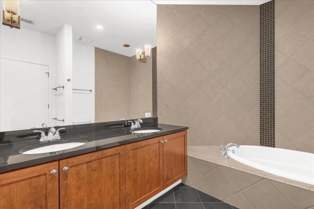 1 S EOLA DRIVE 3, Orlando, FL 32801