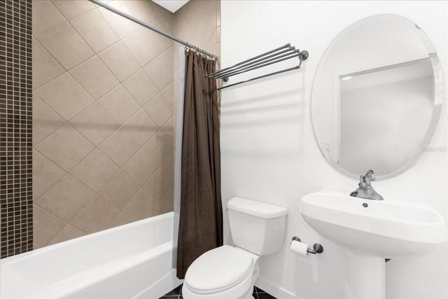 1 S EOLA DRIVE 3, Orlando, FL 32801