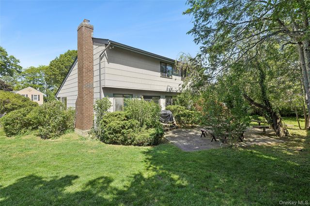 7 Stirrup Lane, Glen Cove, NY 11542