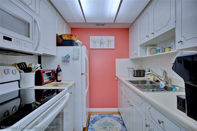 2111 Lakeview Drive 6B, Sebring, FL 33870