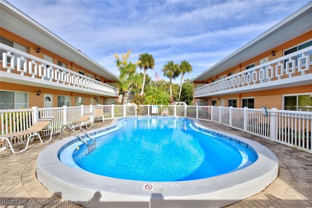 2111 Lakeview Drive 6B, Sebring, FL 33870