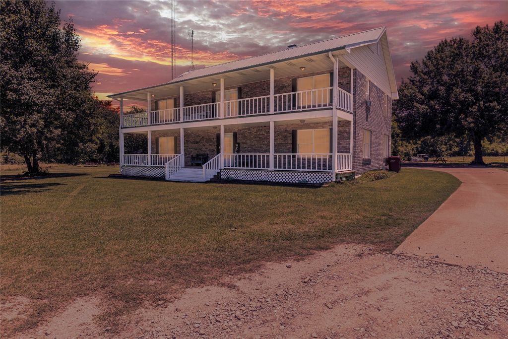 1147 Vz County Road 3417, Wills Point, TX 75169