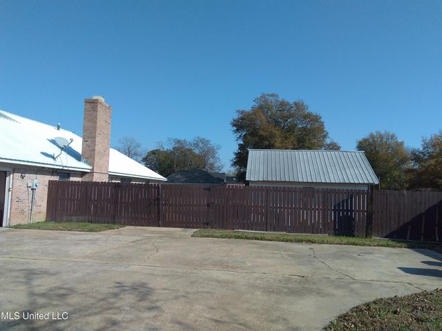 200 Flemming Lane, Indianola, MS 38751