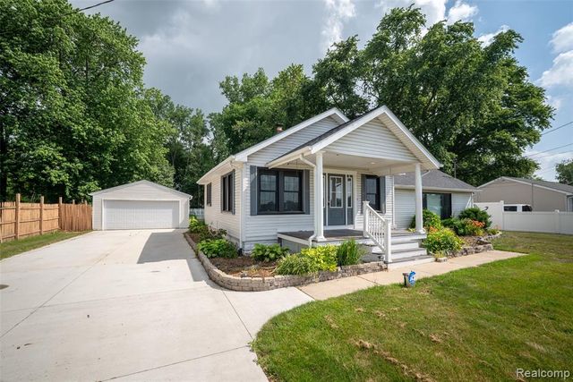 354 W Erie Road, Temperance, MI 48182