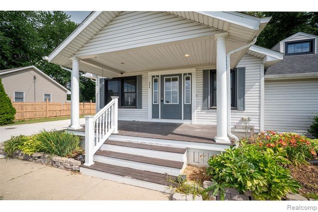 354 W Erie Road, Temperance, MI 48182