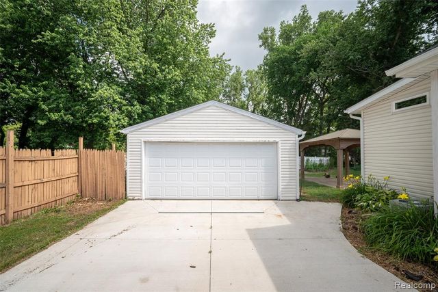 354 W Erie Road, Temperance, MI 48182