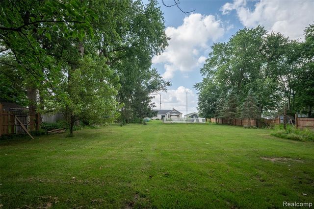 354 W Erie Road, Temperance, MI 48182