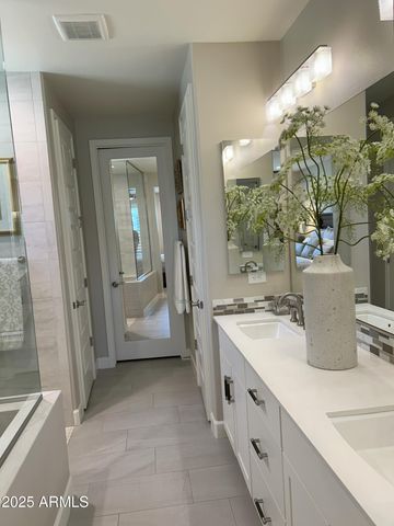 16822 W CATALINA Drive, Goodyear, AZ 85395