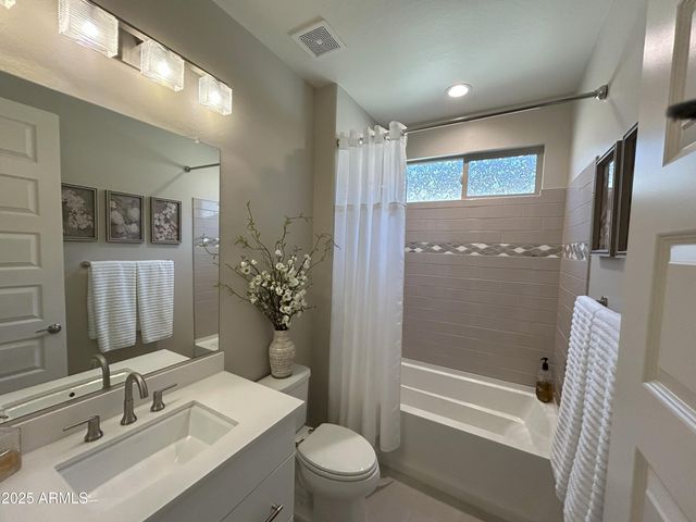 16822 W CATALINA Drive, Goodyear, AZ 85395