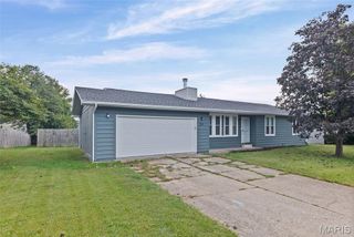 212 Red Bird Street, Troy, IL 62294