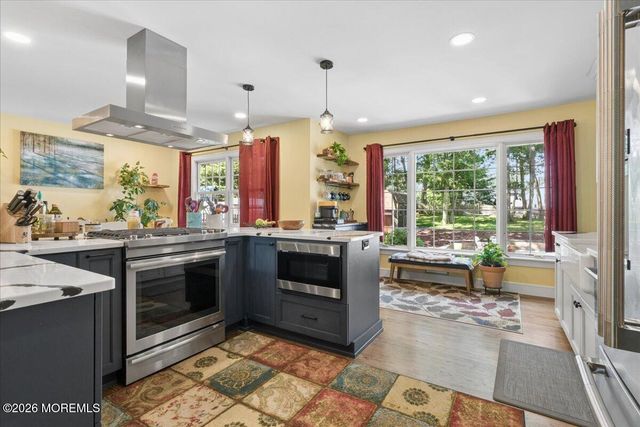 7 Sandspring Drive, Eatontown, NJ 07724
