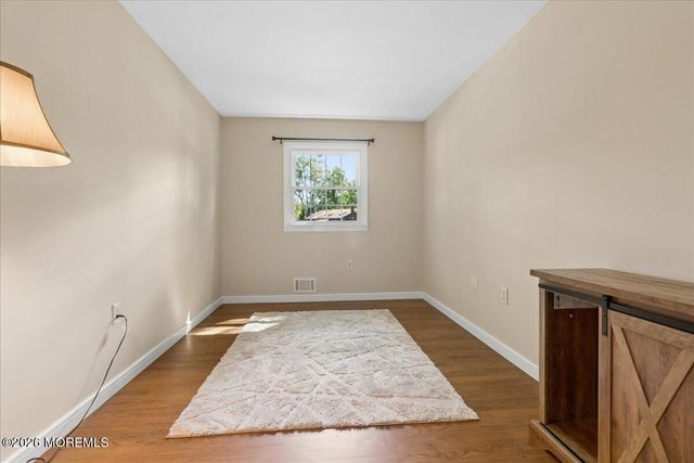 7 Sandspring Drive, Eatontown, NJ 07724