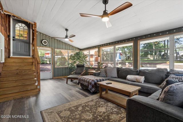 7 Sandspring Drive, Eatontown, NJ 07724