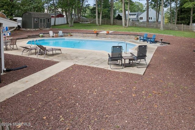 7 Sandspring Drive, Eatontown, NJ 07724