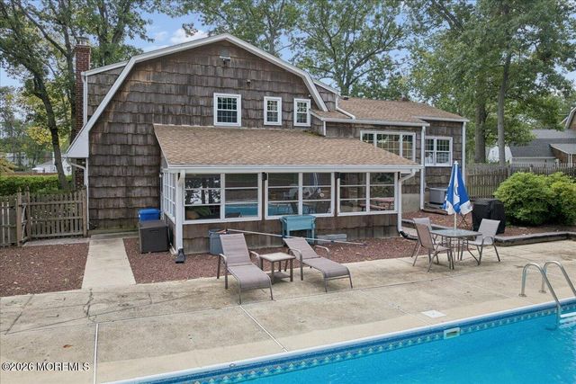 7 Sandspring Drive, Eatontown, NJ 07724