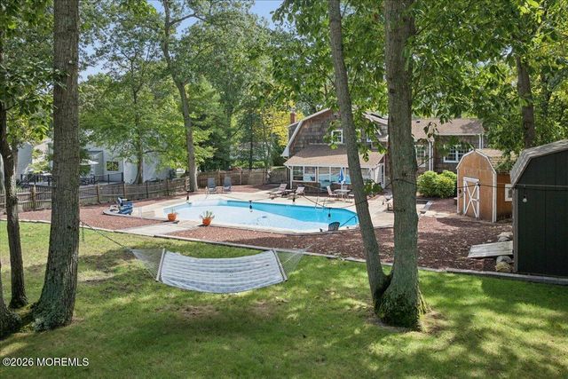 7 Sandspring Drive, Eatontown, NJ 07724