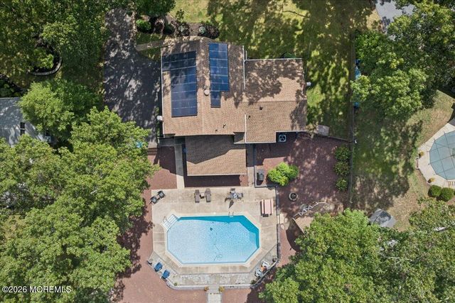 7 Sandspring Drive, Eatontown, NJ 07724