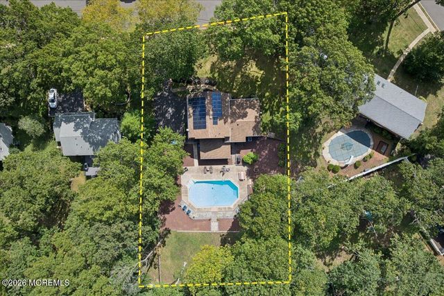 7 Sandspring Drive, Eatontown, NJ 07724