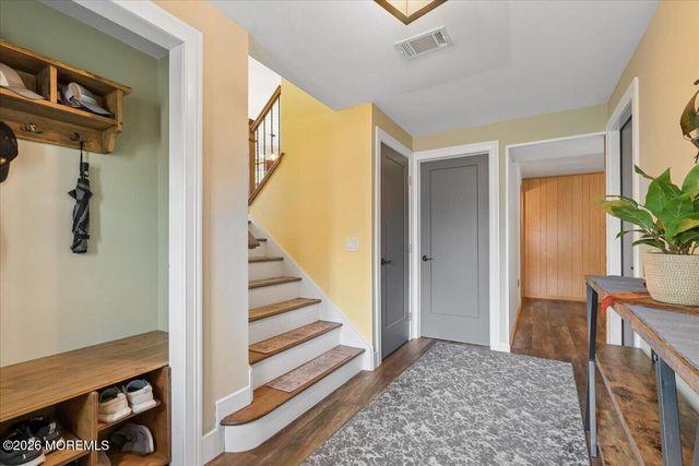 7 Sandspring Drive, Eatontown, NJ 07724