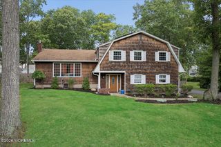7 Sandspring Drive, Eatontown, NJ 07724