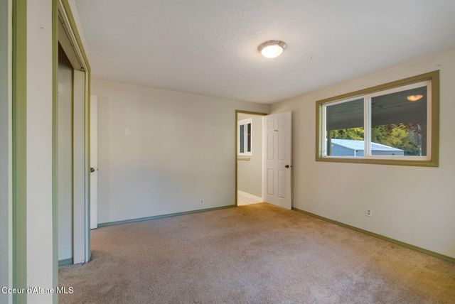 55 Trotter Ln, Sandpoint, ID 83864