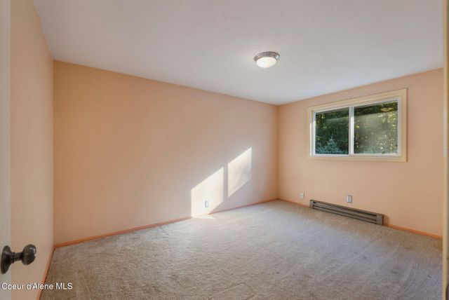 55 Trotter Ln, Sandpoint, ID 83864