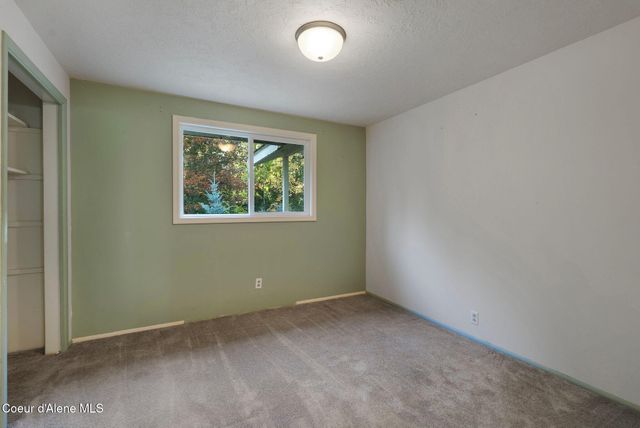 55 Trotter Ln, Sandpoint, ID 83864