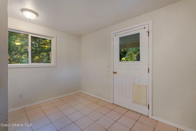 55 Trotter Ln, Sandpoint, ID 83864