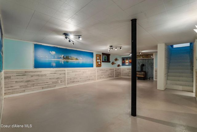 55 Trotter Ln, Sandpoint, ID 83864